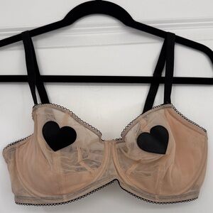 Victoria Secret Elegant Black and Tan Heart-Accent Bra NWOT